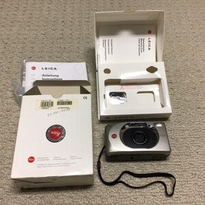 Leica ZX2 Film Camera. Working condition unknown.
